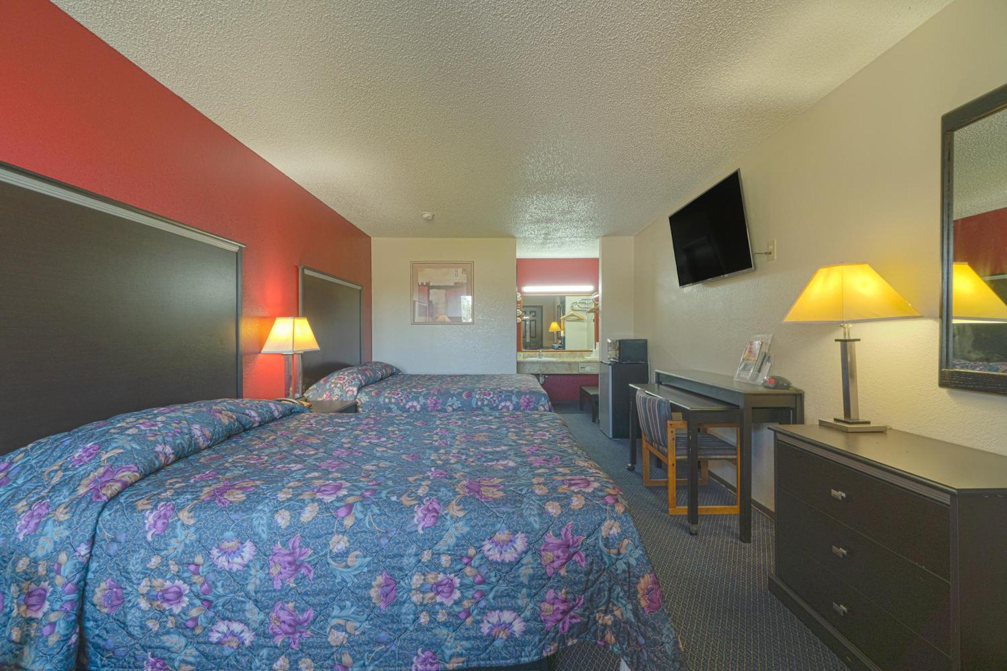Regency Inn & Suites By Oyo Bay City Tx Экстерьер фото