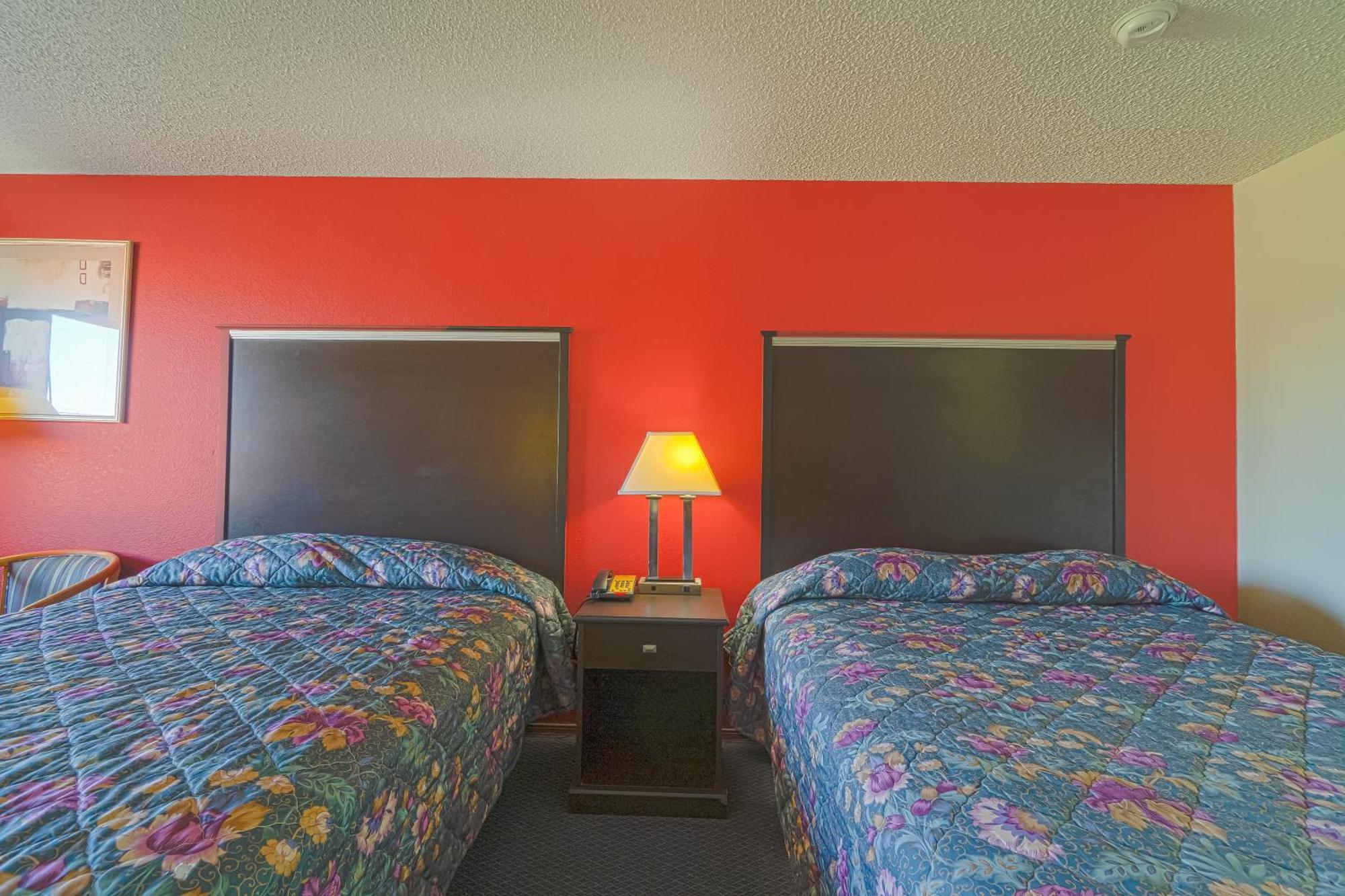 Regency Inn & Suites By Oyo Bay City Tx Экстерьер фото