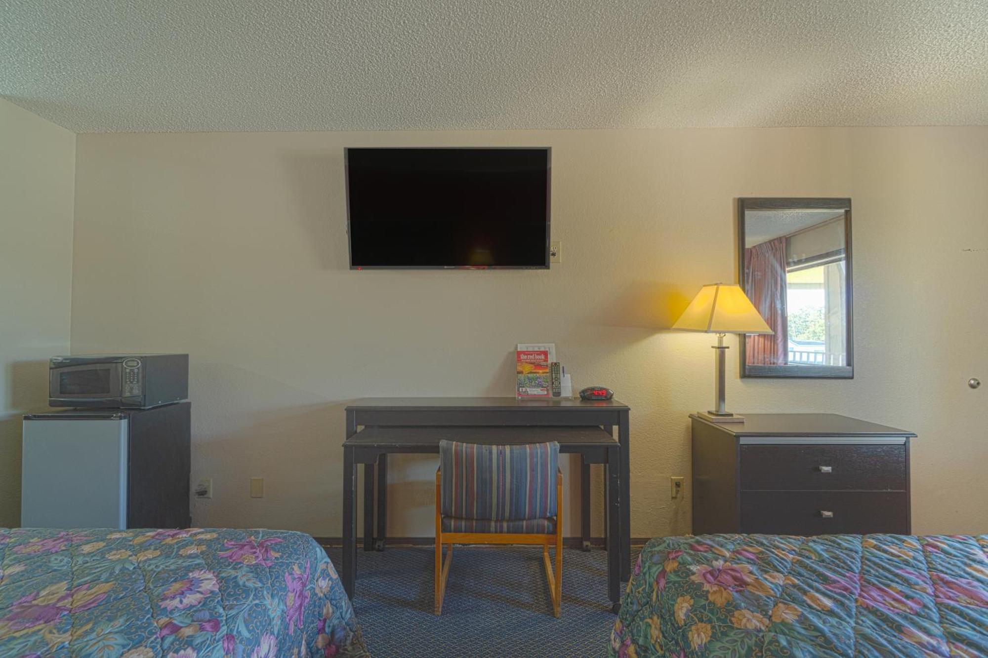 Regency Inn & Suites By Oyo Bay City Tx Экстерьер фото