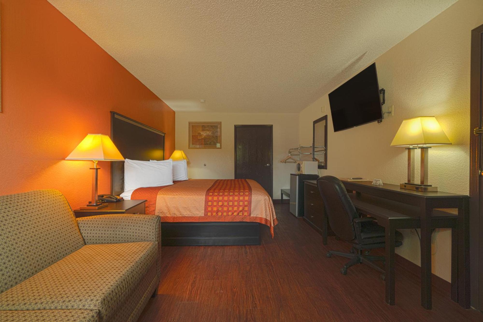 Regency Inn & Suites By Oyo Bay City Tx Экстерьер фото