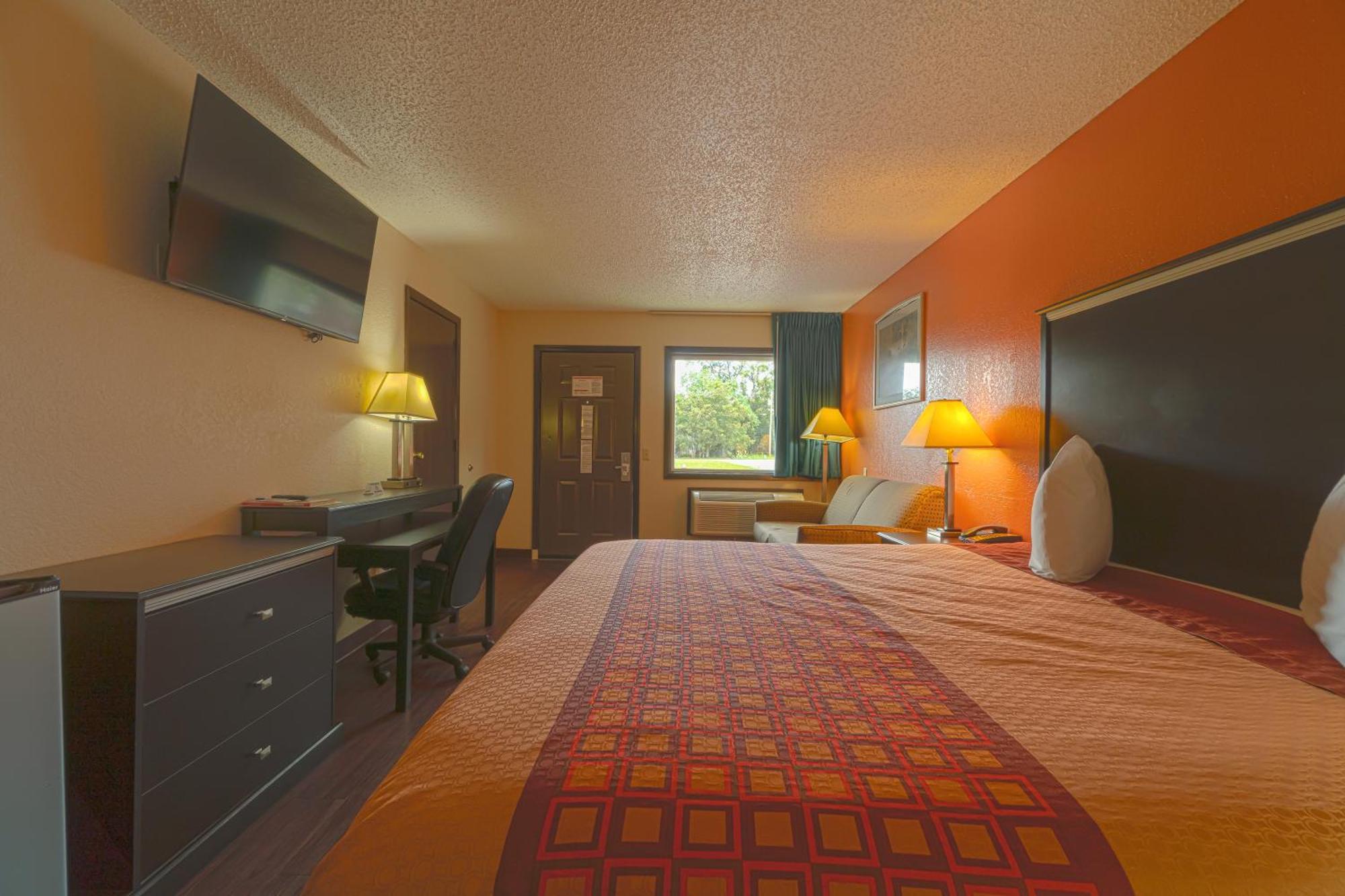 Regency Inn & Suites By Oyo Bay City Tx Экстерьер фото