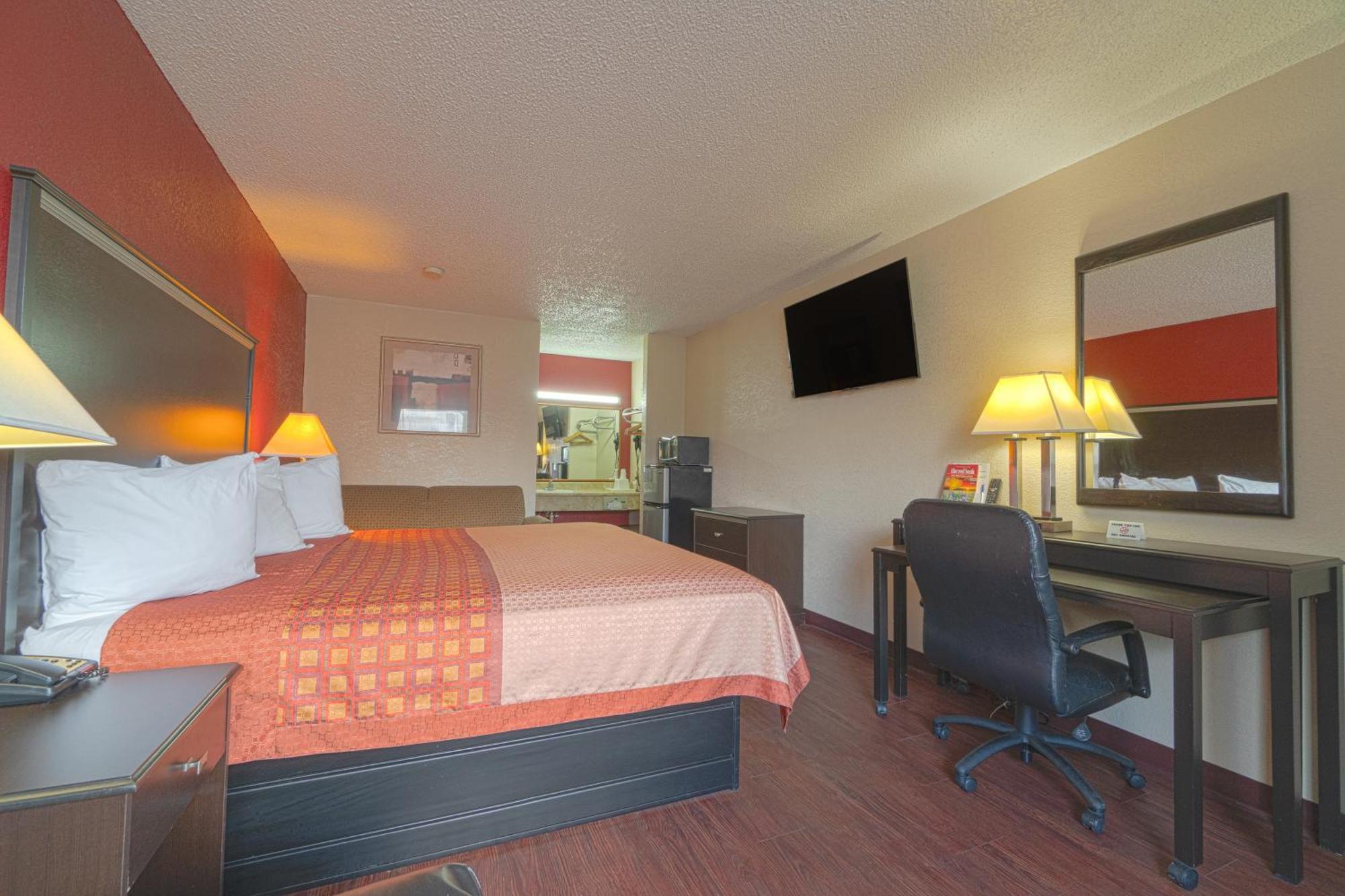 Regency Inn & Suites By Oyo Bay City Tx Экстерьер фото