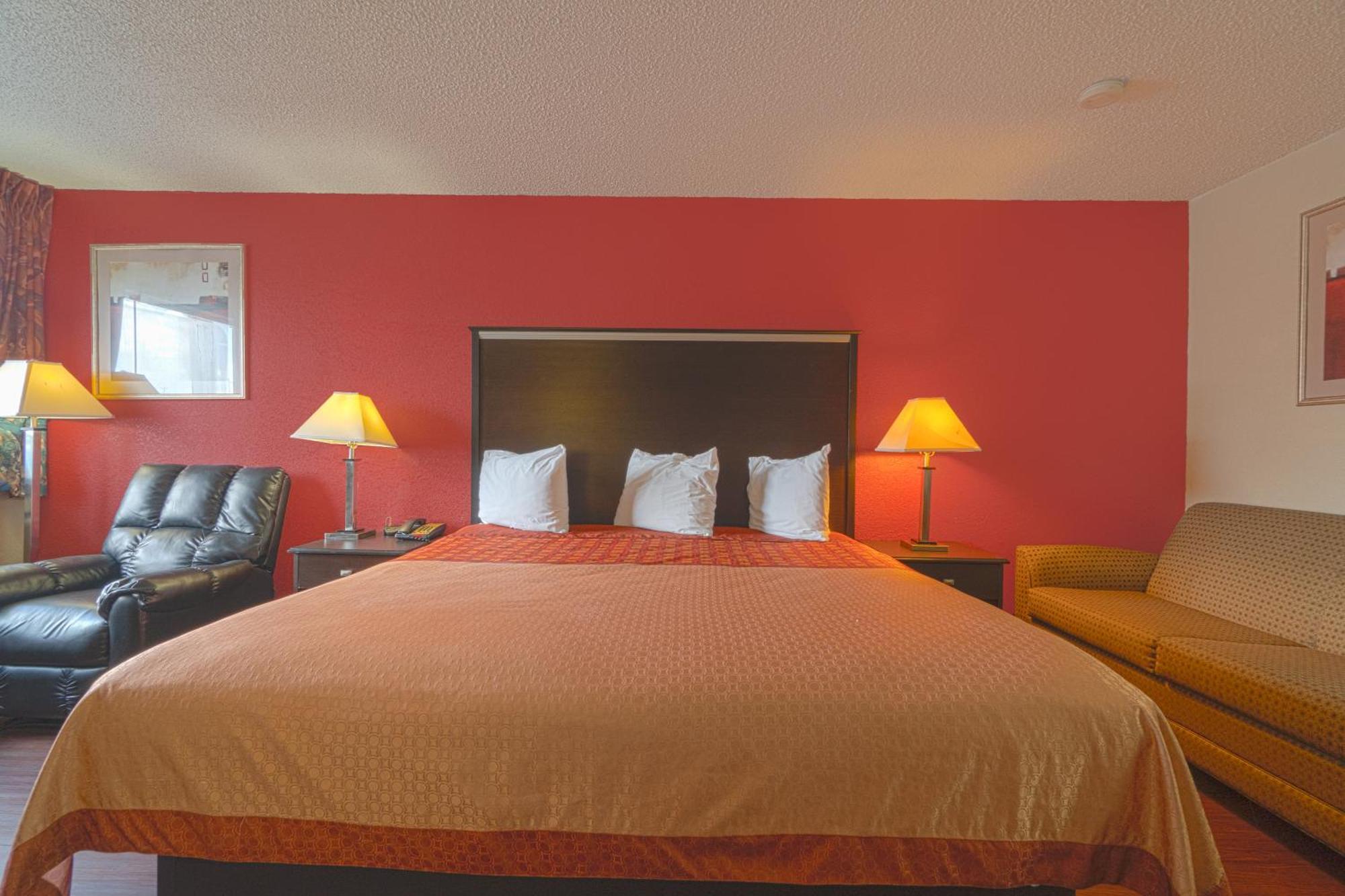 Regency Inn & Suites By Oyo Bay City Tx Экстерьер фото