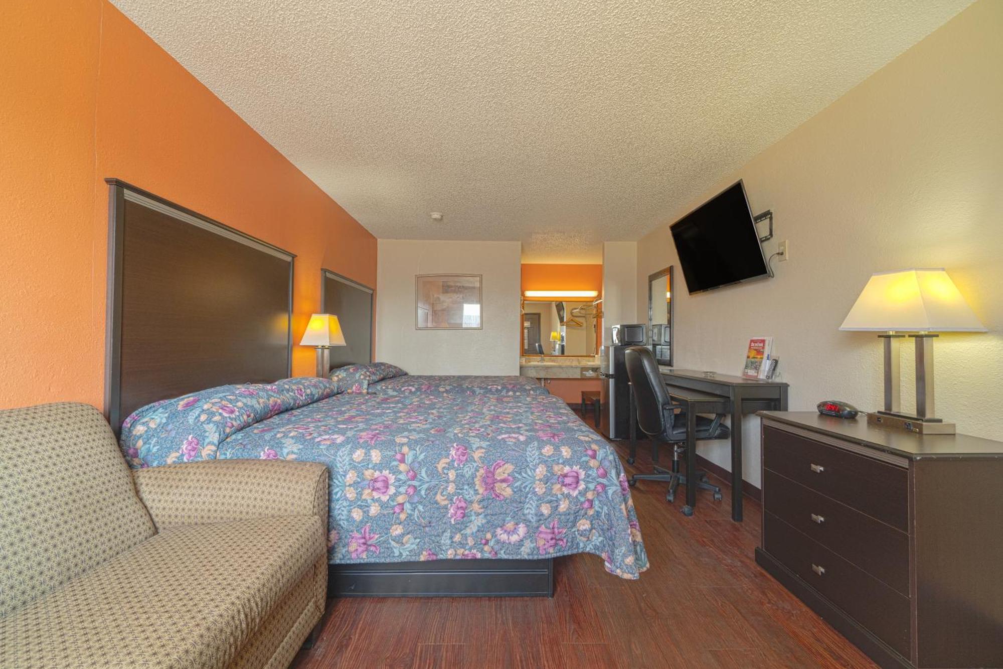 Regency Inn & Suites By Oyo Bay City Tx Экстерьер фото