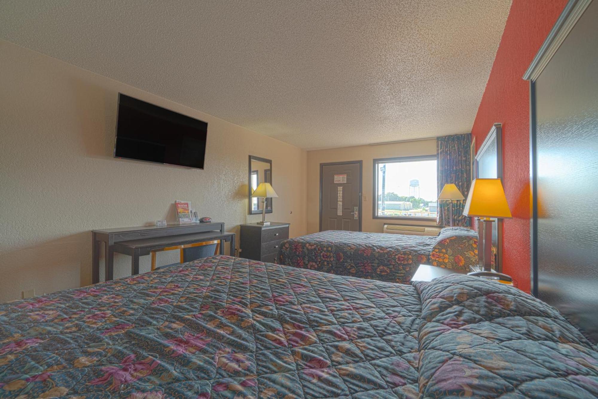 Regency Inn & Suites By Oyo Bay City Tx Экстерьер фото