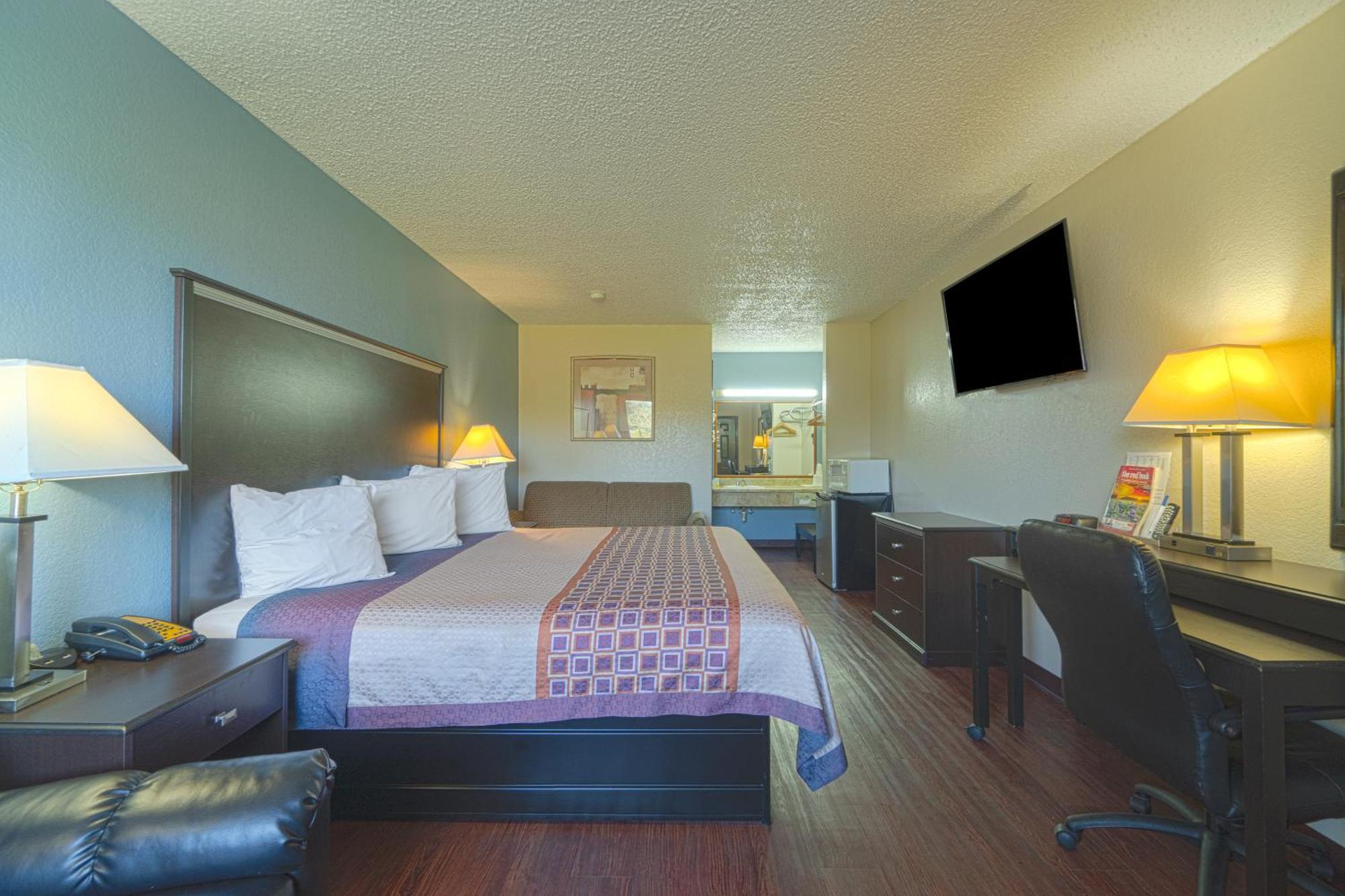 Regency Inn & Suites By Oyo Bay City Tx Экстерьер фото