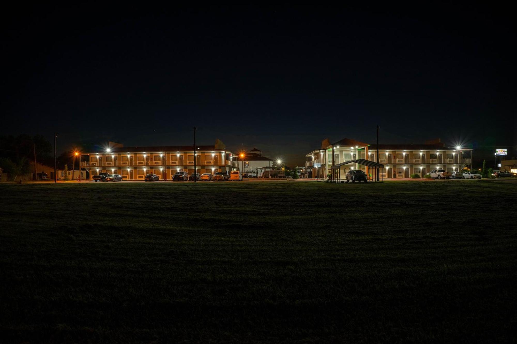 Regency Inn & Suites By Oyo Bay City Tx Экстерьер фото